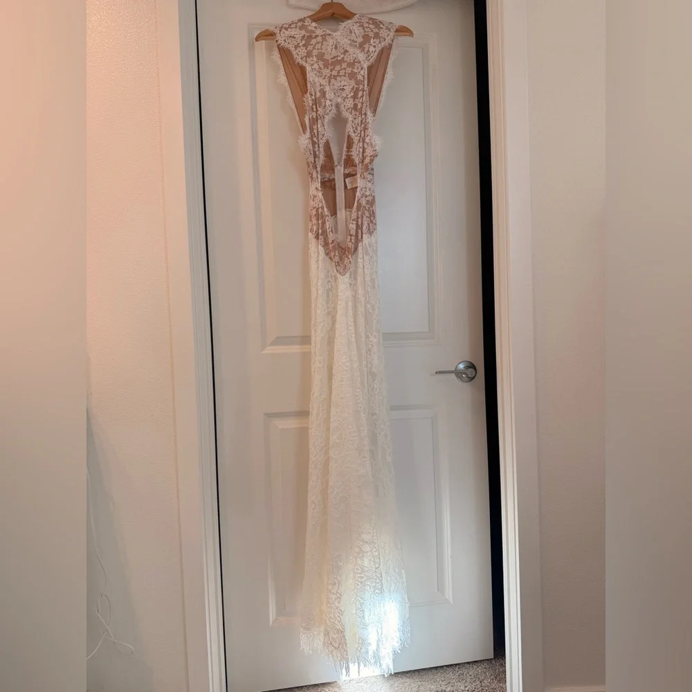 NWOT BRONX AND BANCO Naia Lace Gown in White Wedding Evening Gown